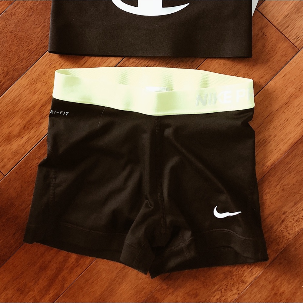 NIKE running athletic spandex short shorts